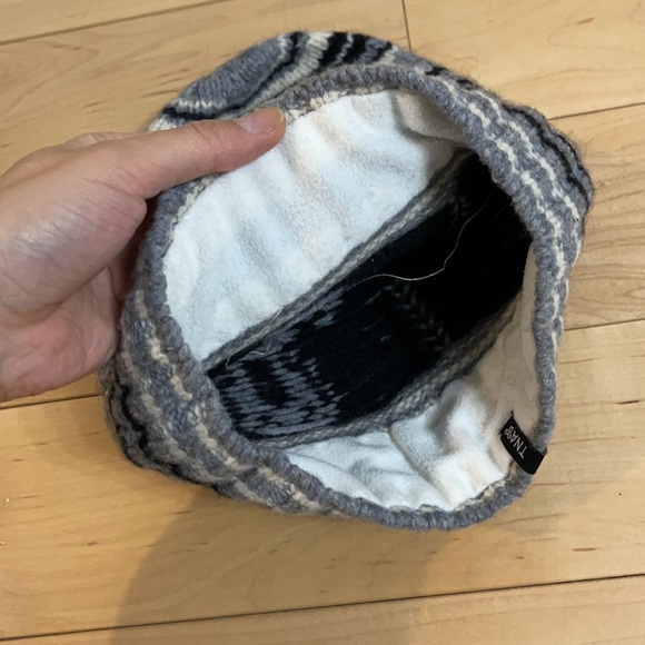 TNA Fleece-Lined Knit Toque - Picture 3 of 3